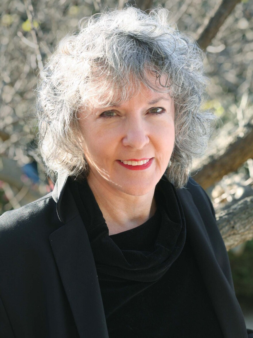Sue Grafton was born in Kentucky and now lives both in Louisville, Ky. and Montecito, Calif. Her California home is just outside of Santa Barbara.