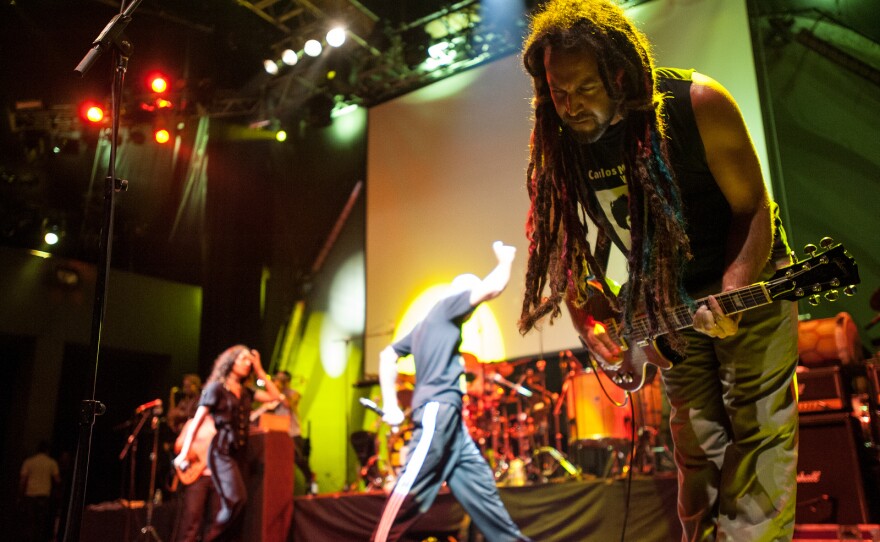 The showcase was a highlight of the annual Latin Alternative Music Conference, at which Calle 13 gave a keynote speech earlier in the week.