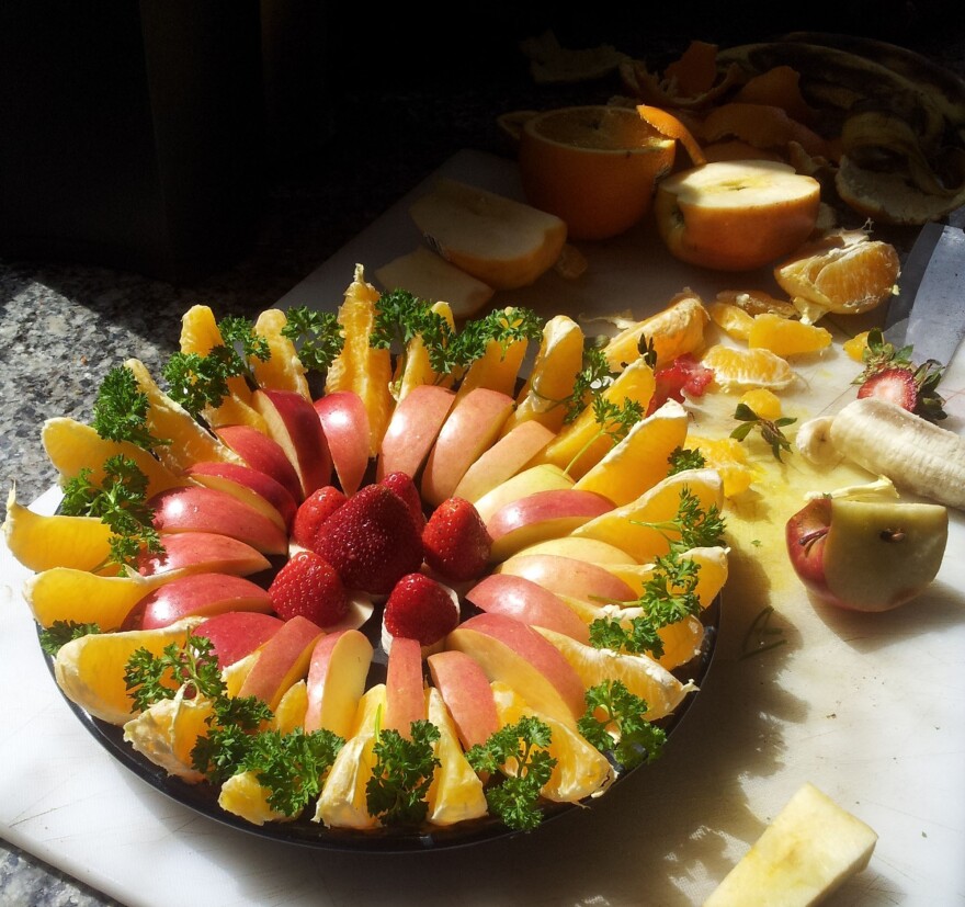 These fruits rescued from the dump look pretty palatable, don't they?
