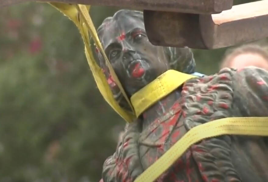 San Antonio's Columbus statue being removed in July 2020.