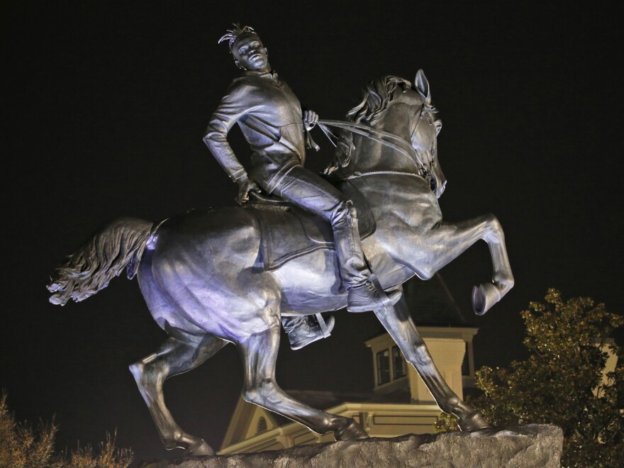 cigarette statue richmond Tobacco Field with Lee Monument" cigarette statue richmond Protesters move