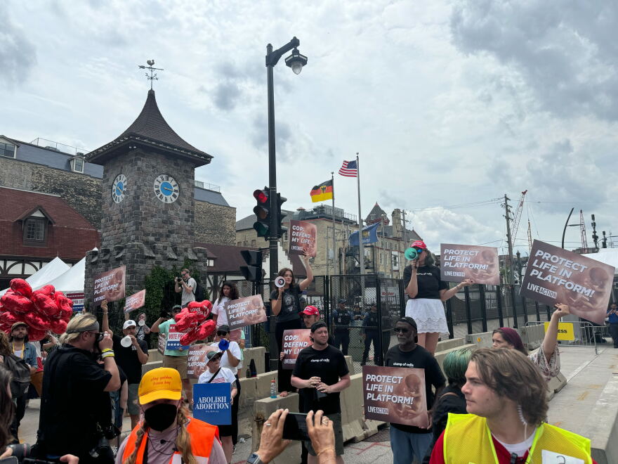 March on RNC encounters counter-protesters.