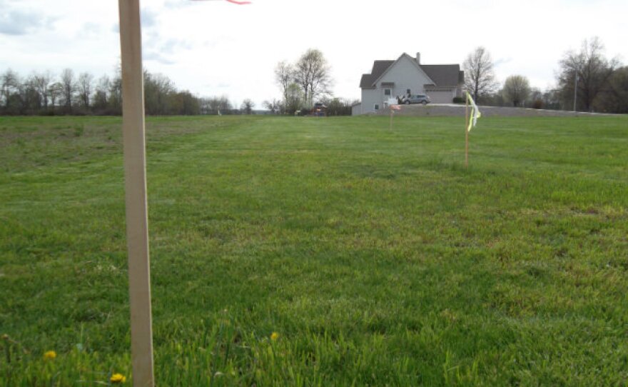 Markers show where the existing pipeline is and where Enbridge’s new, bigger line will be constructed.