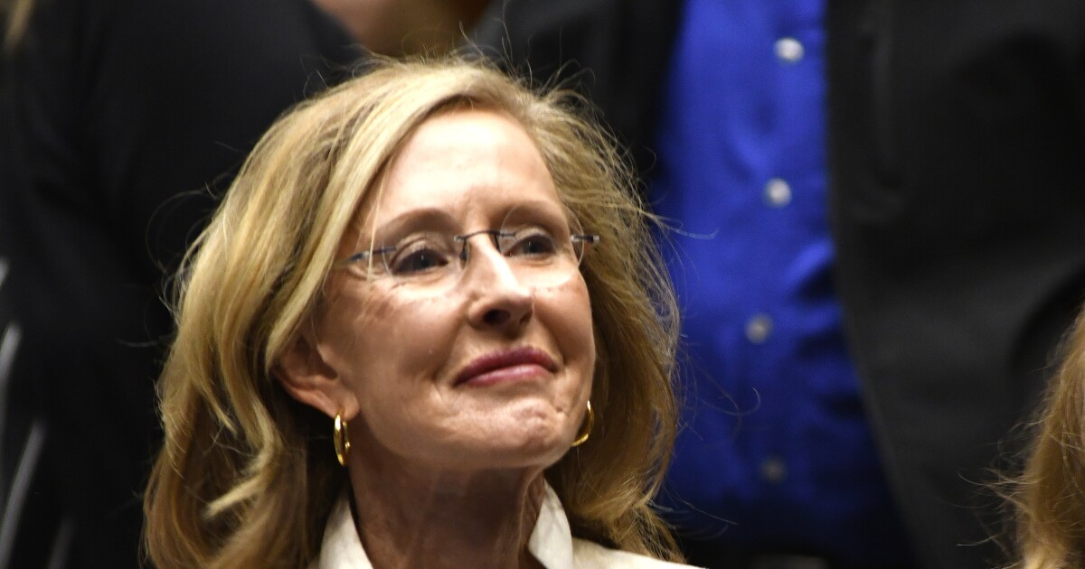 Republican Karrin Taylor Robson suspends campaign for Arizona governor