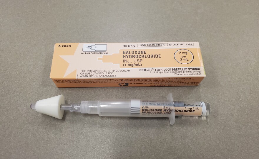 A Naloxone kit with atomizer