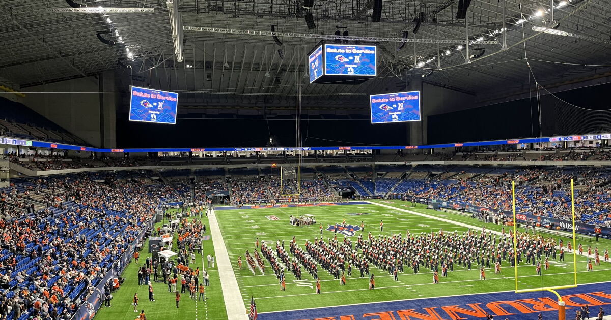 Airman dies in rappelling accident at Alamodome before UTSA-Navy game