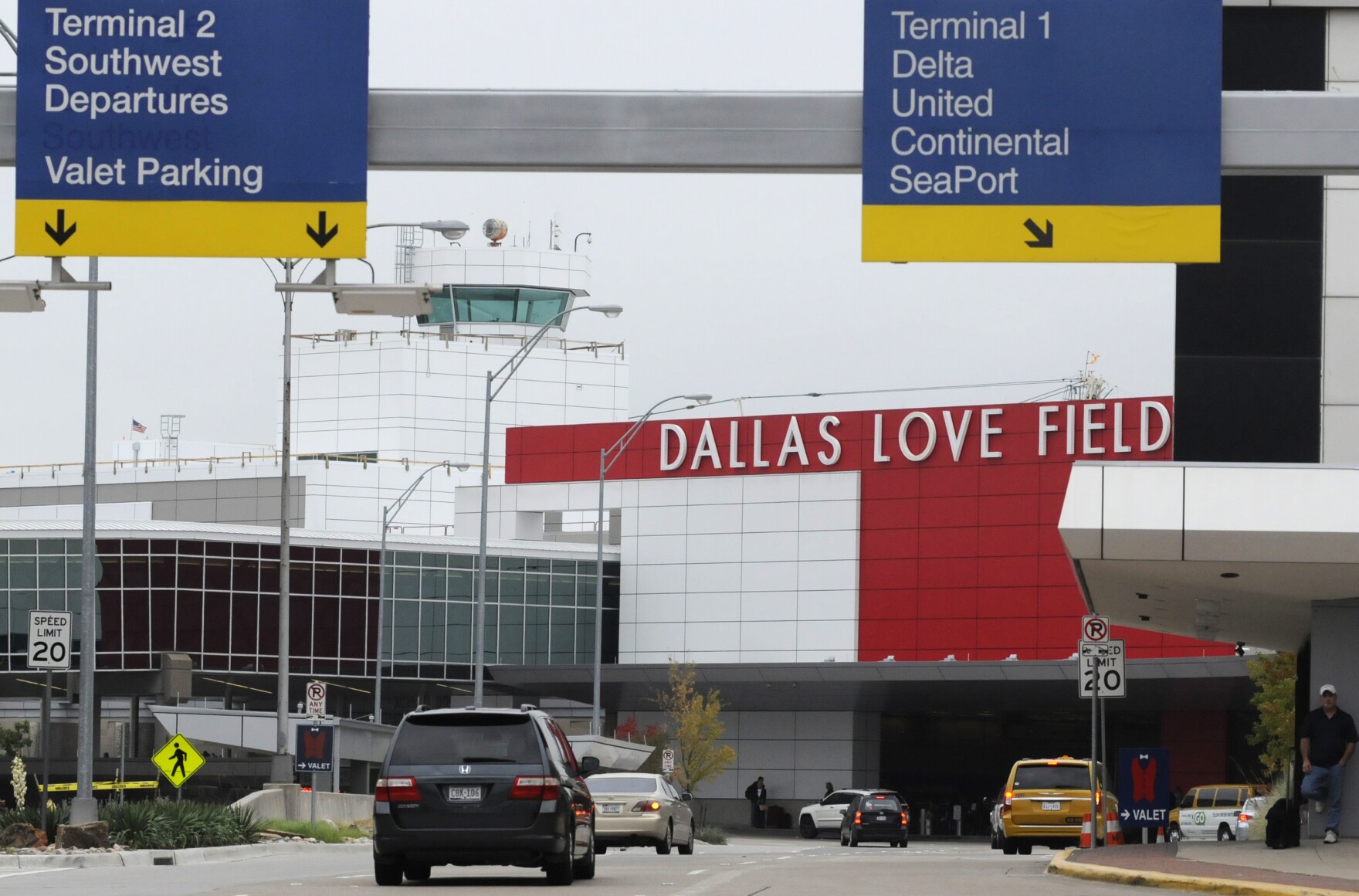 Flooded Dallas Love Field Parking Spots Closed 'Indefinitely' TPR