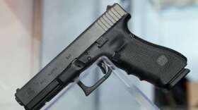 Image: Glock 17, wikipedia.org
