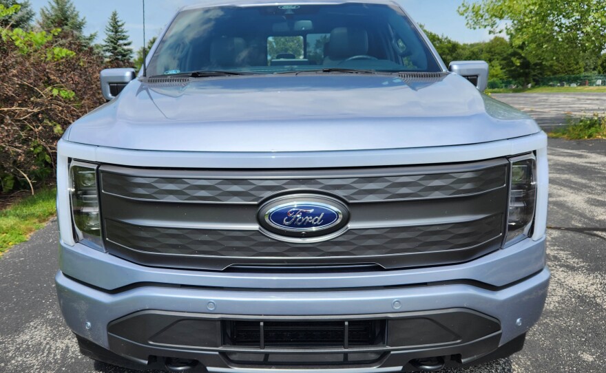 2023 Ford F-150 Lightning Lariat (electric) front grille