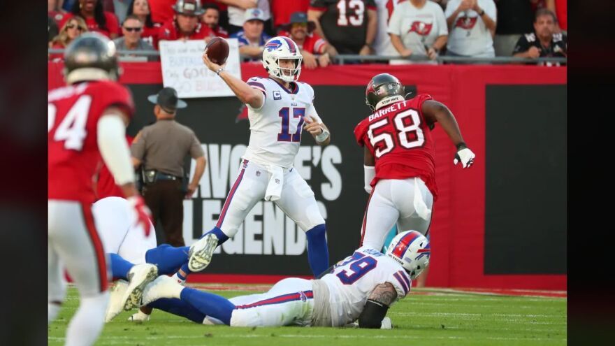  Josh Allen (17), Buffalo Bills vs. Tampa Bay Buccaneers at Raymond James Stadium, December 12, 2021.