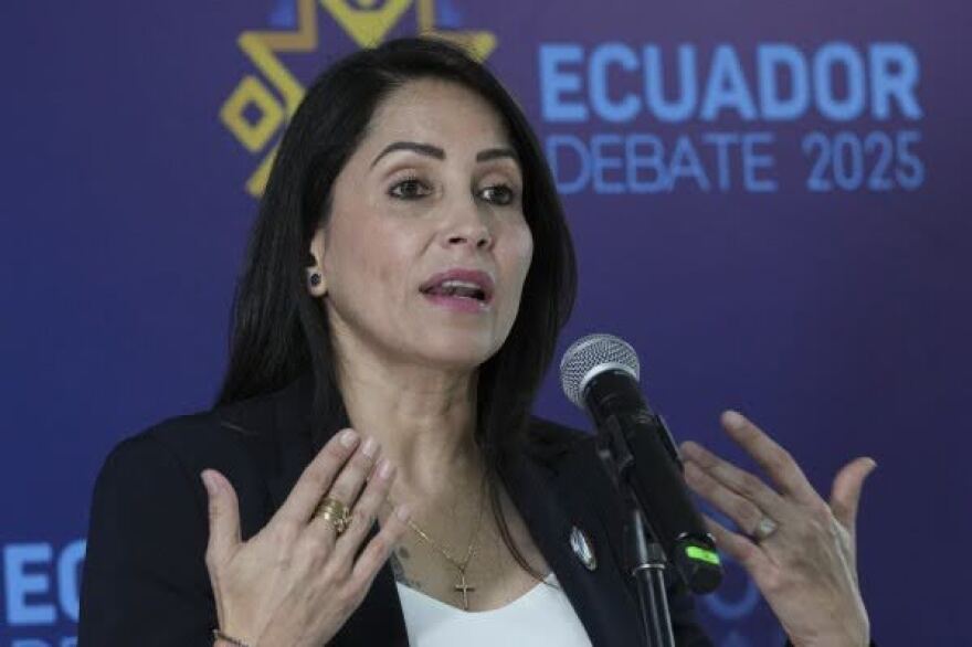 Candidata Luisa González durante su campaña presidencial 2025. Créditos a AP News.