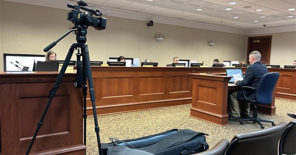 Committee advances bill creating loans for Sioux Falls, Rapid City airports