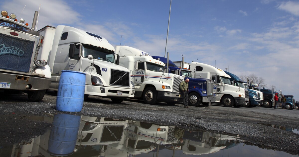 Industry leaders convene in Normal to talk economic challenges facing Illinois truckers