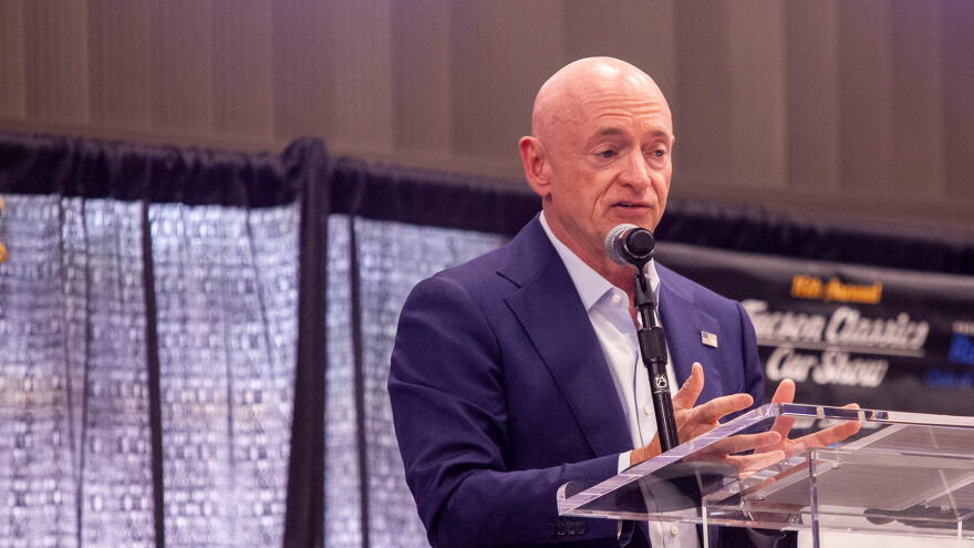 US Sen Mark Kelly Tucson Rotary 02