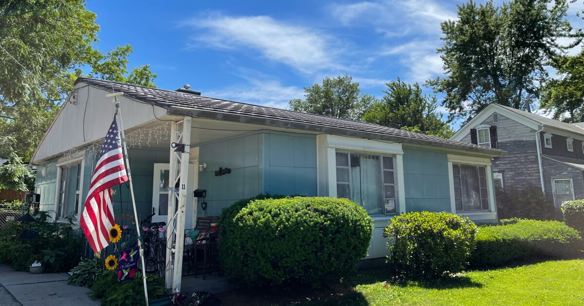 Lustron It's a good starter home, it's a good finishing home Under