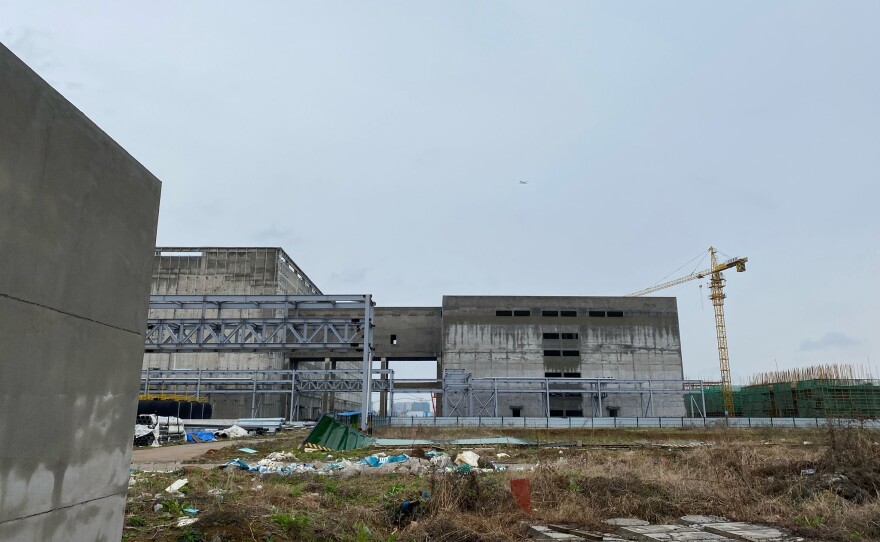 Hongxin's temporary offices. The main entrance to the complex has been freshly sealed with concrete.