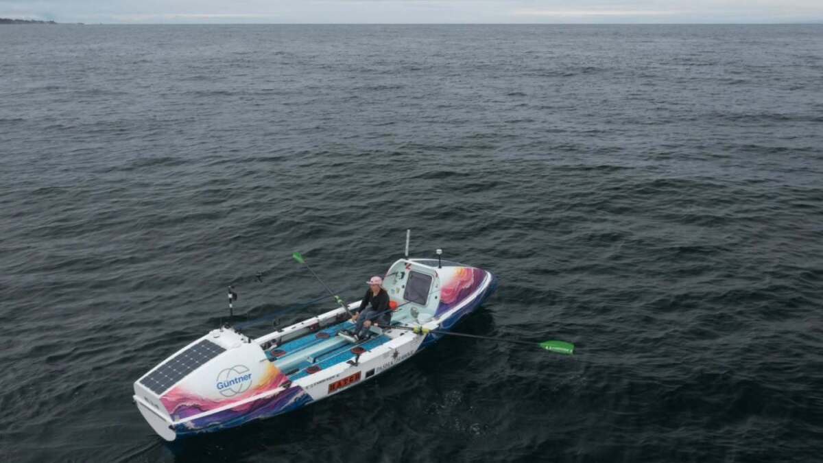 Grand Canyon river guide sets record for solo row from California to Hawaii