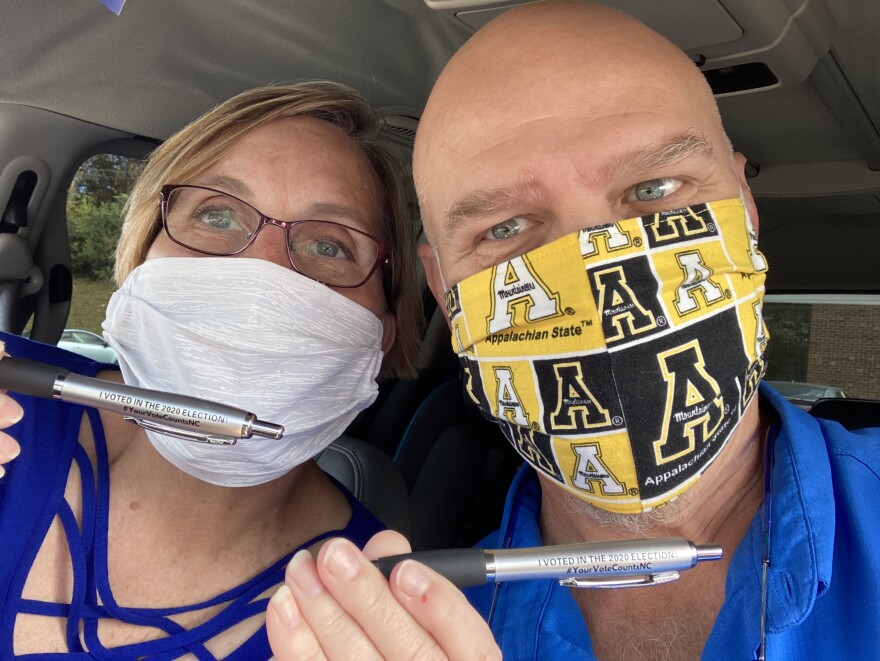 Jeri Martin, left, and Wes Martin have been vaccinated and regularly wear masks, but when Wes had to go to the hospital for a non-Covid-19 related illness, he faced long wait times because of unvaccinated Covid-19 patients in the hospital.