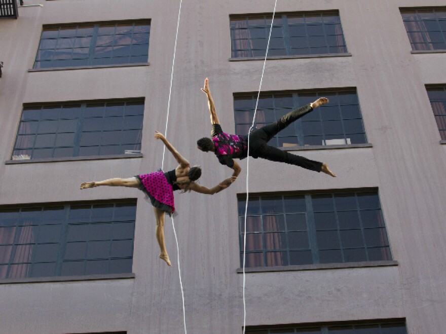 Bandaloop dancers in San Francisco.