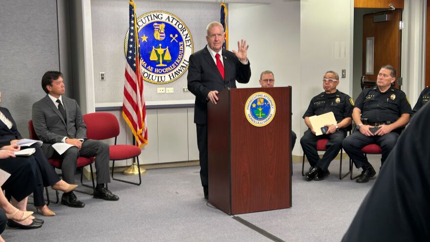 Honolulu Prosecuting Attorney Steve Alm speaks at a press conference about online abuse aimed at teenagers. (March 13, 2025)