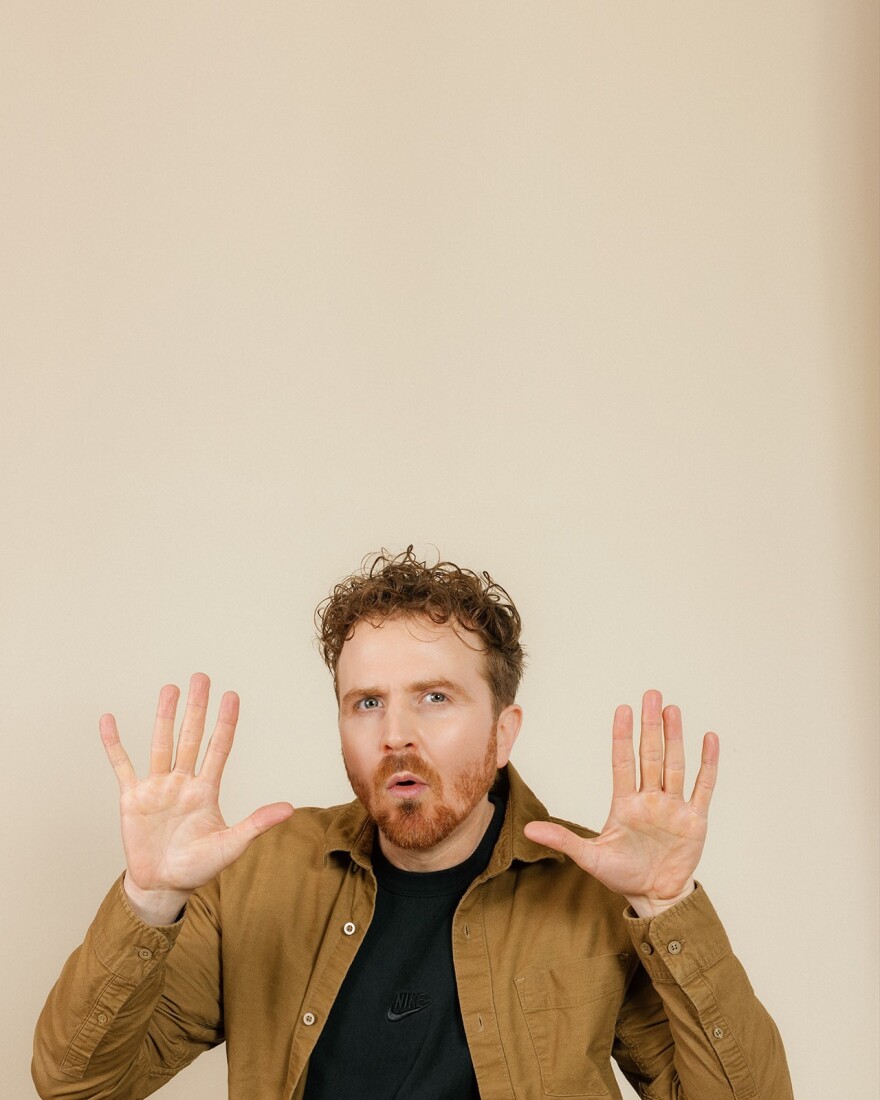 Gareth Reynolds will bring his blend of crowd work and standup comedy to the Comedy Vault in Batavia beginning tonight and running through Saturday.