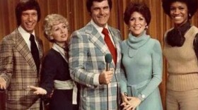 Bob Braun (center) with singers Rob Reider, Colleen Sharp, Nancy James and Gwen Conley on his 'Bob Braun Show.'