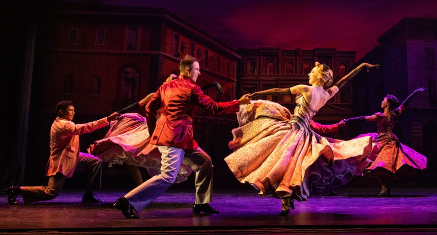 The cast of the National Tour of TOOTSIE 