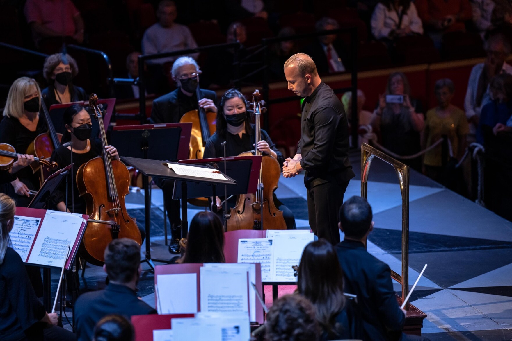 The Philadelphia Orchestra turns its London concert into a memorial, with "God Save the Queen The Philadelphia Orchestra turns its London concert into a memorial, with "God Save the Queen