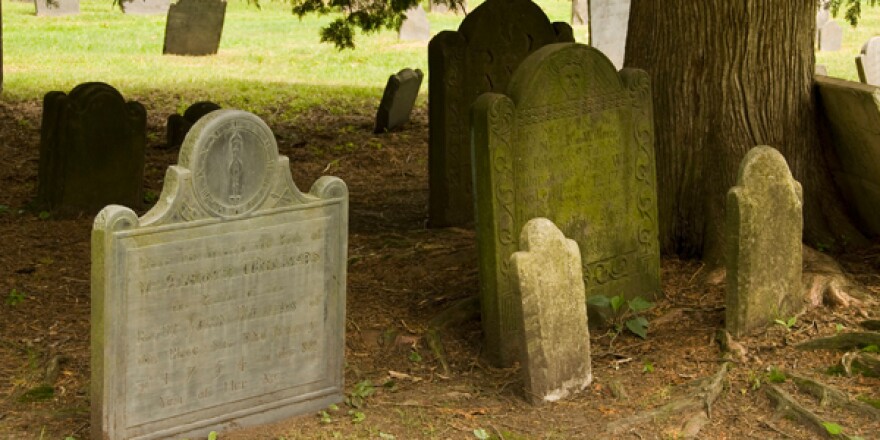 Gravestone Art Tour in Old Burying Ground