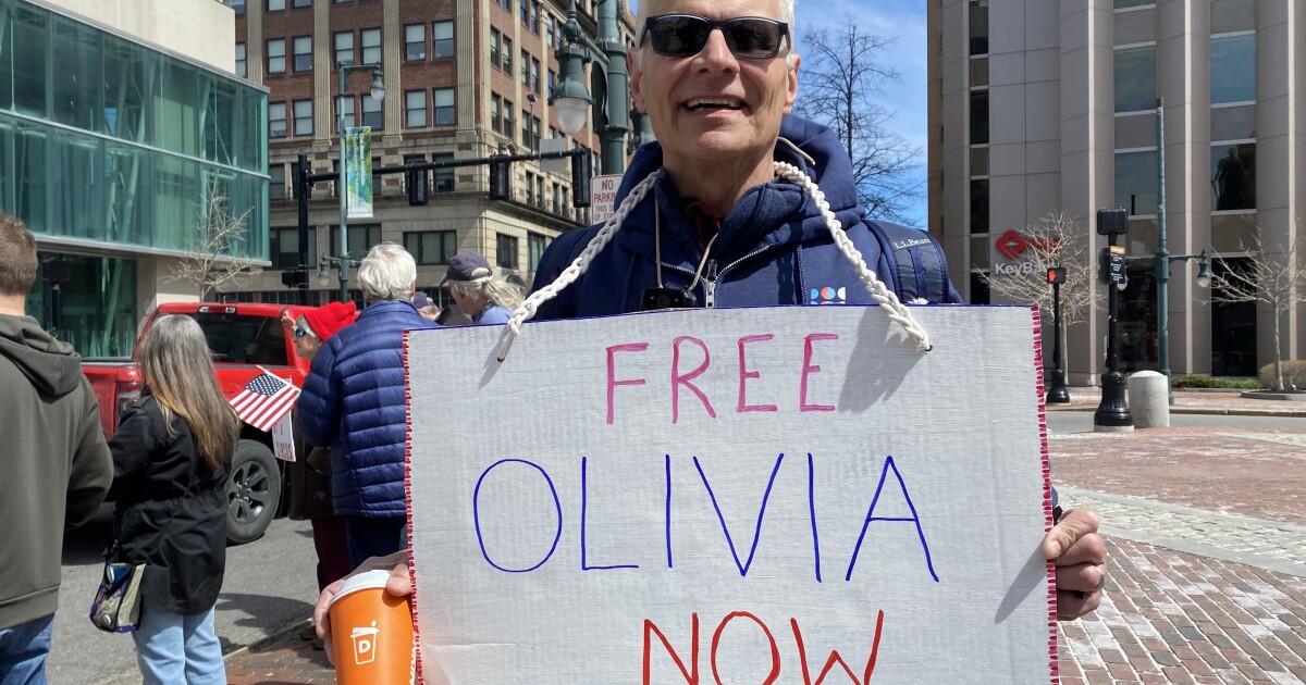 Portland rallygoers call for release of Maine teenager detained by ICE since November