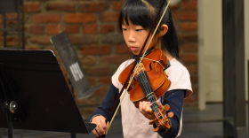 Estelle Chang plays Bohm's "Perpetual Motion" on violin