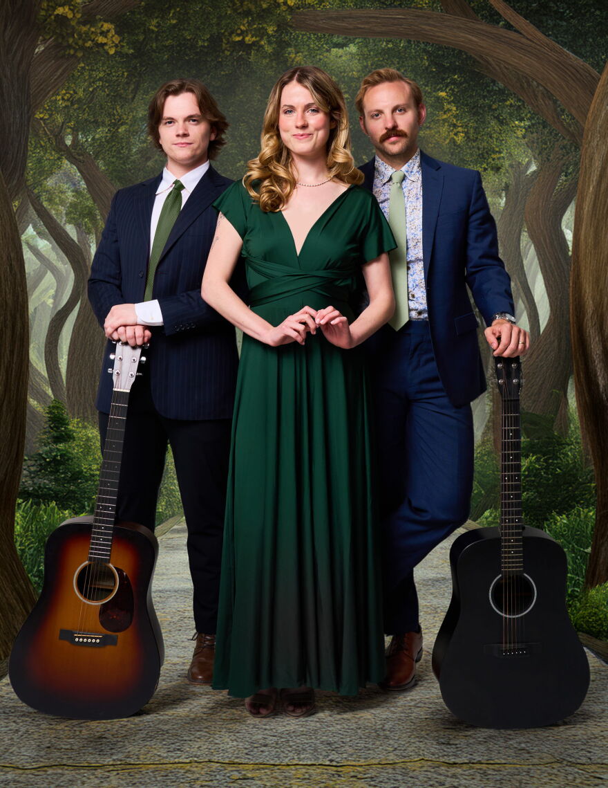 A Band Called Honalee is a modern-day folk trio inspired by the music and legacy of Peter, Paul & Mary. 