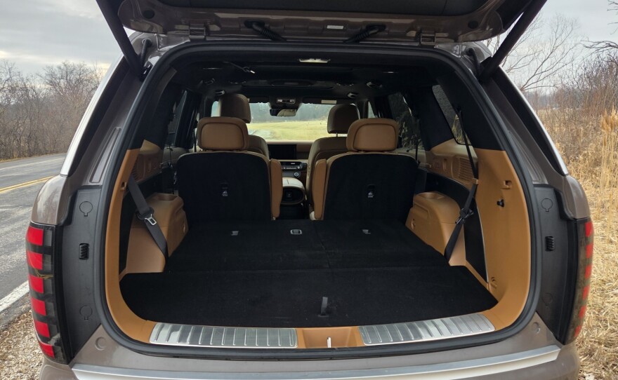 2026 Hyundai Palisade Hybrid Calligraphy AWD cargo