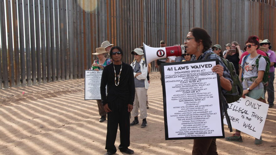 Border wall protest3