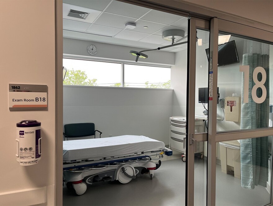 Hospital exam room, Elliot Hospital. Paul Cuno-Booth photo 2023 / NHPR