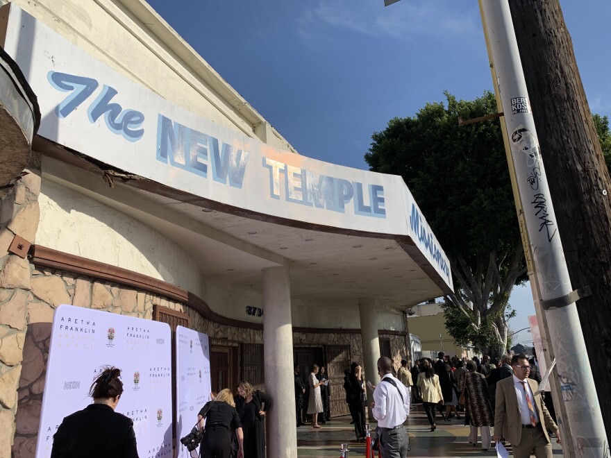 Fans file into The New Temple Missionary Baptist Church in Watts, Los Angeles for the screening of<em> Amazing Grace</em>.