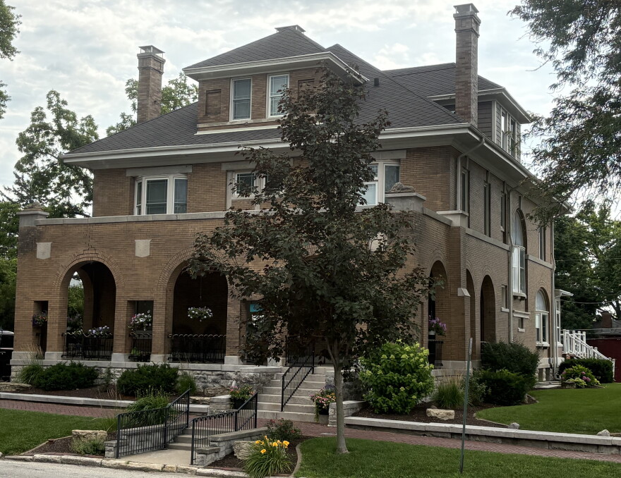 800 N. Fifth St.