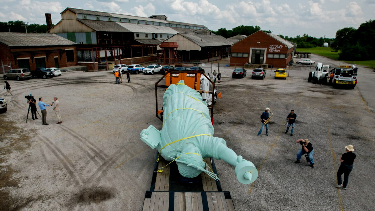 Statue of Liberty replica moves to St. Louis area - Vimarsana News