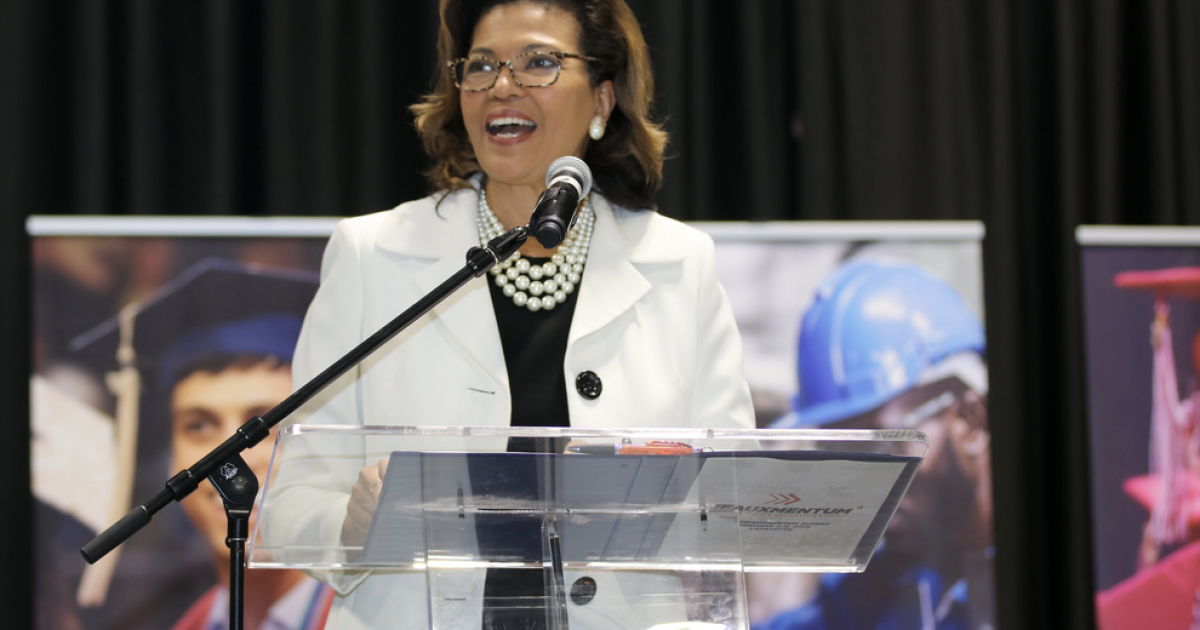 Education leaders tout demand for aid for associate degrees in hot ...