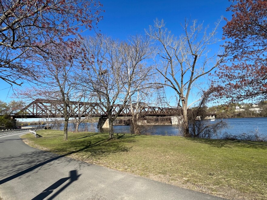 The Livingston Avenue Railroad Bridge