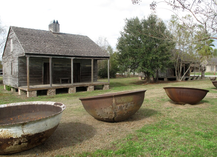 The grounds include slave quarters, a mule barn, an African-American church founded by freed slaves and sugar kettles, where they used to boil the cane to make sugar. Some buildings have been brought in from other historic sites.