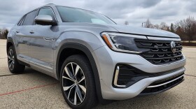 2024 VW Atlas Cross Sport SEL Premium R-Line right front