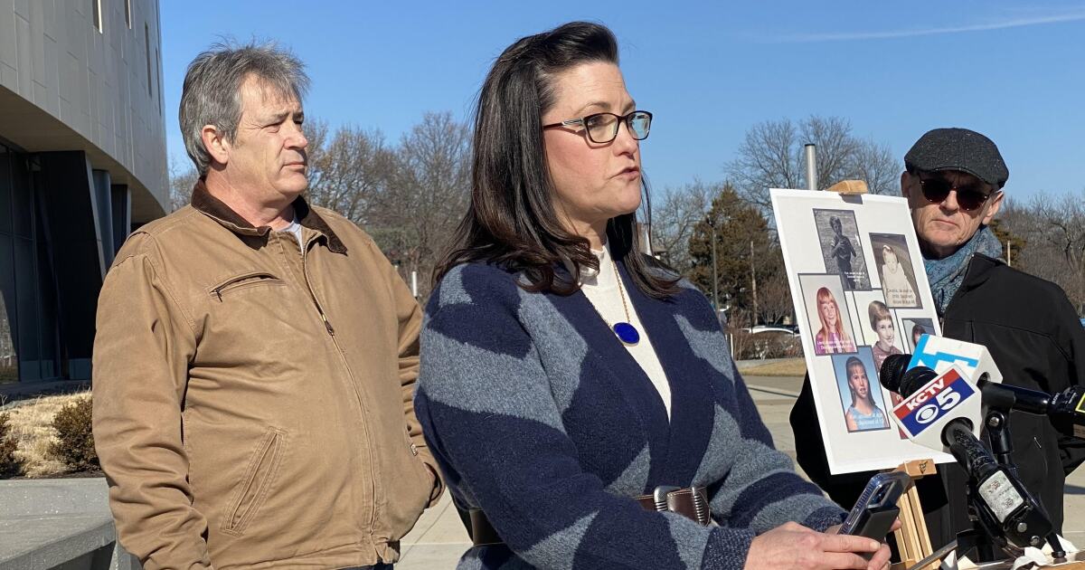 Kansas group Name priests in child sex abuse report and change the