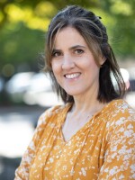 Photo of KLCC Philanthropic Coordinator Stacey Elledge