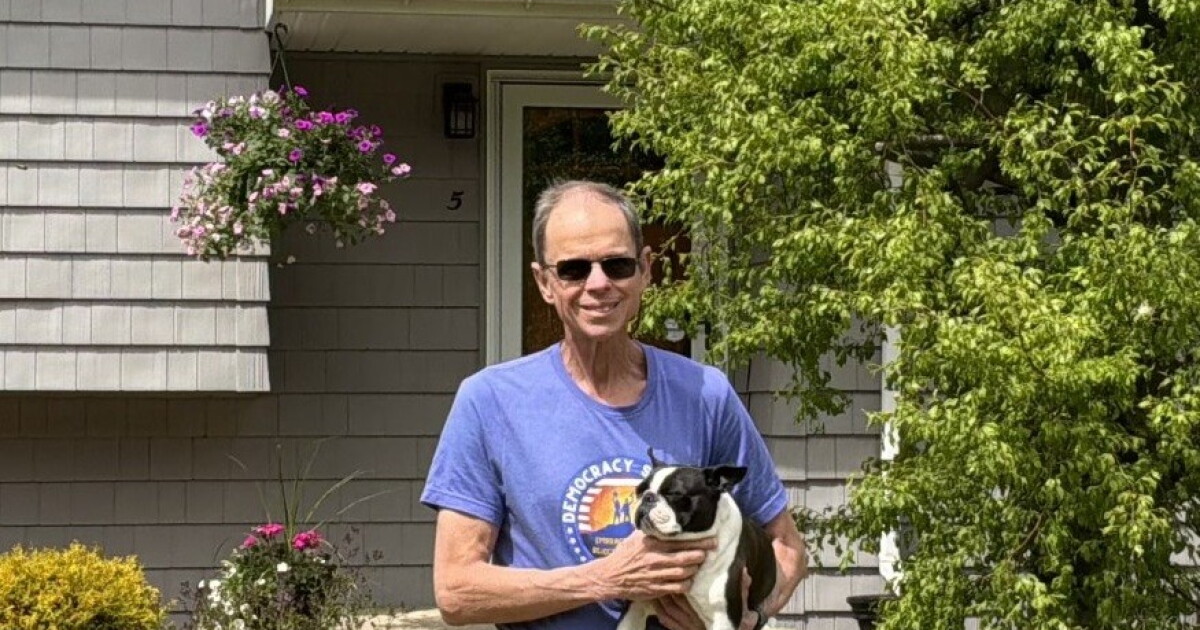 Milton resident accuses town of violating his free speech rights