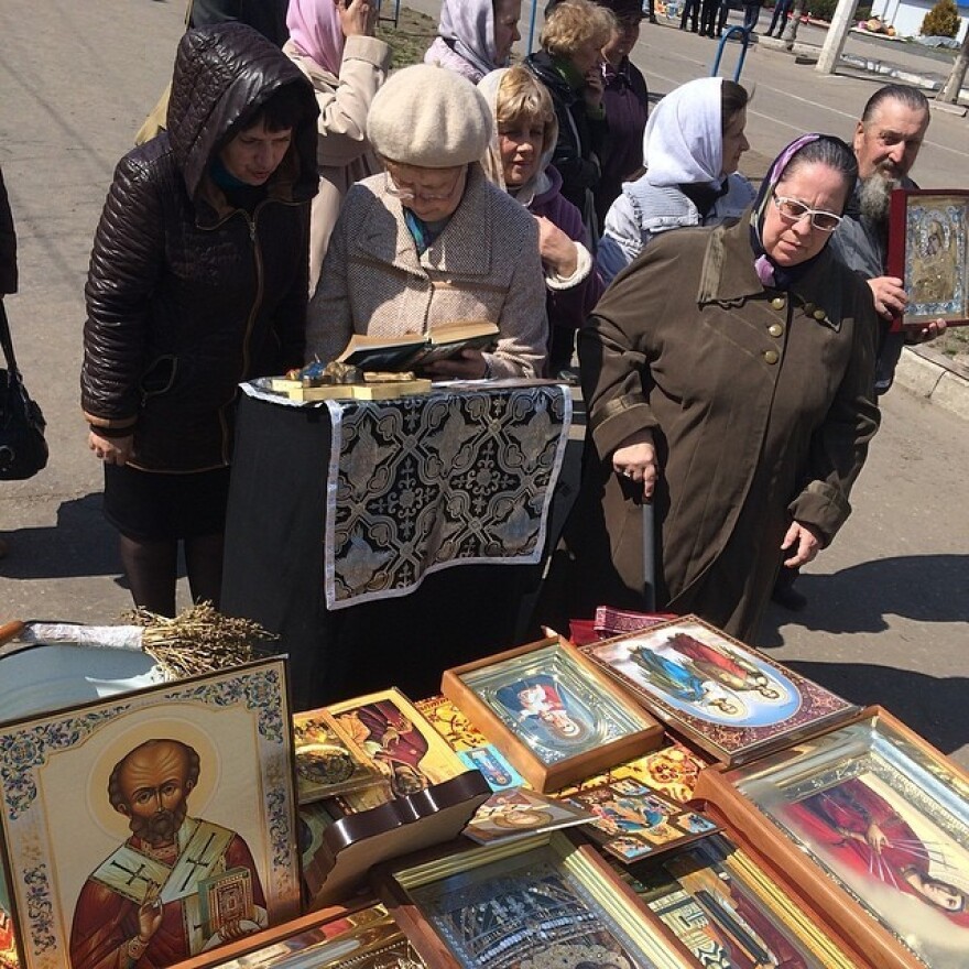 One group of babushkas said they were "praying for Luhansk to join Russia" and that they also wanted weapons.