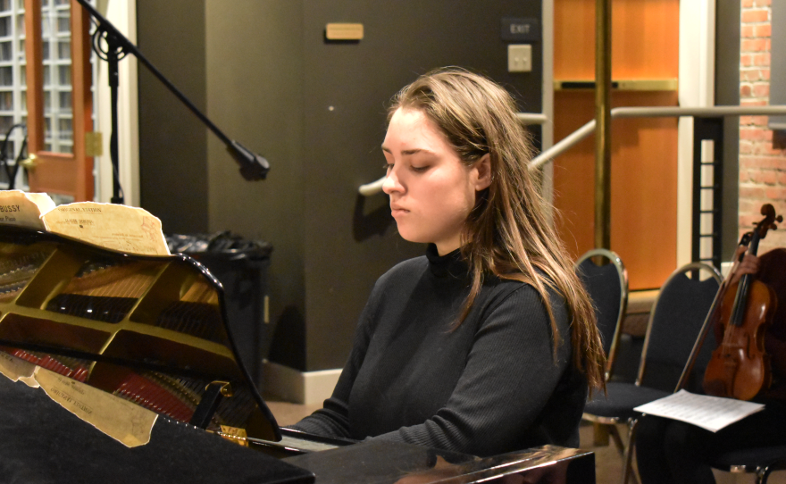  Kristina Komarov plays La Soiree dans Grenade on piano