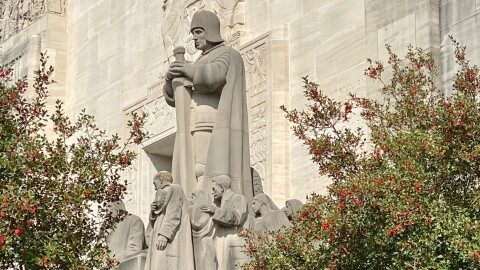 Sculptures outside of the Louisiana State Capitol building