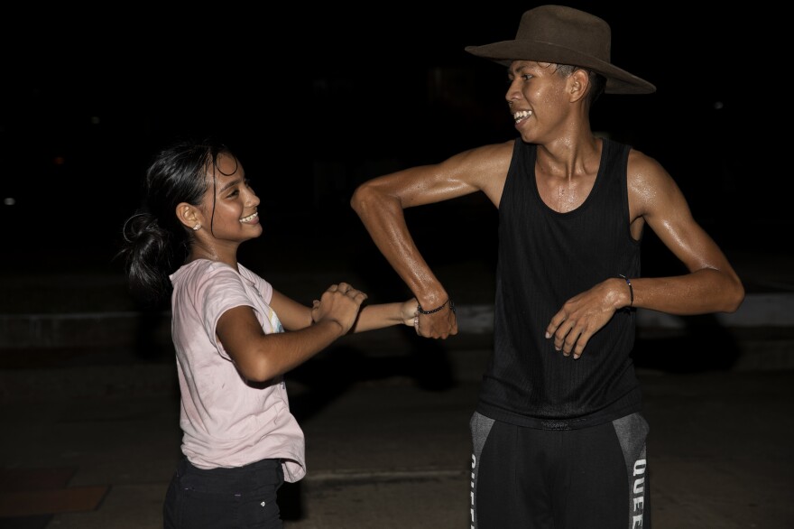 Mariangel Tumay and Camilo Joropa, rehearsing until late, getting ready for the Valledupar festival, in 2022.