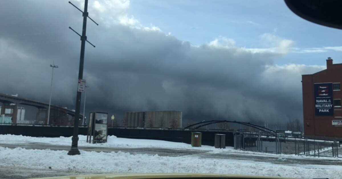 Lake Effect snow squall moves through city | Buffalo Toronto Public Media